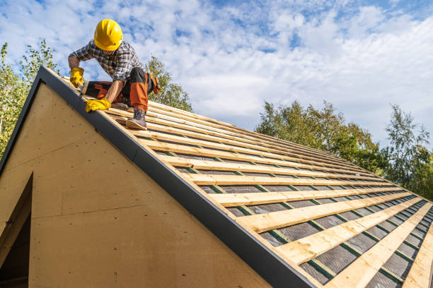 Best Residential Roofing Contractor  in Menasha, WI